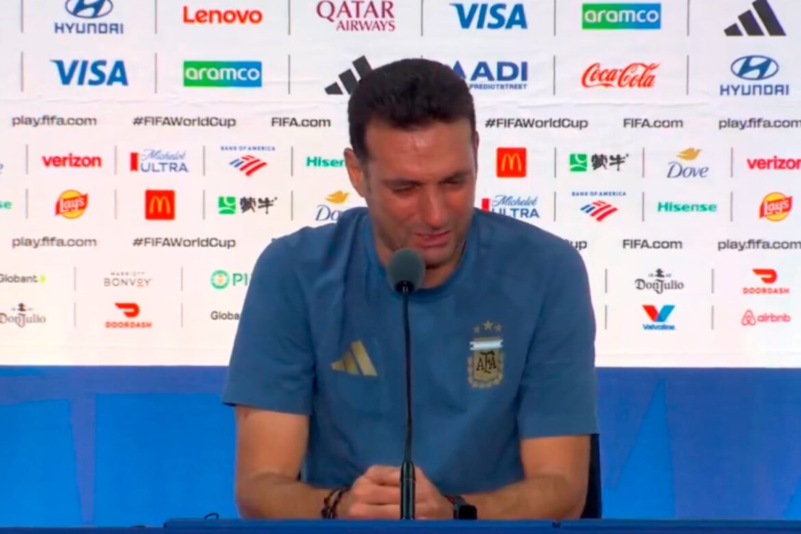 Scaloni abrió la puerta a su posible despedida de los Mundiales tras la final: entre lágrimas, agradeció al plantel y dejó en suspenso su continuidad