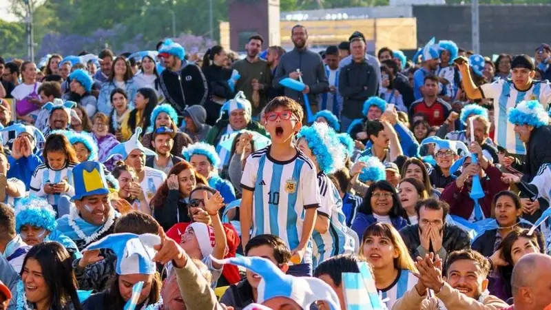 Milei oficializa un feriado nacional para los festejos del subcampeonato mundial, aunque la fecha permanece en suspenso hasta la definición del plantel