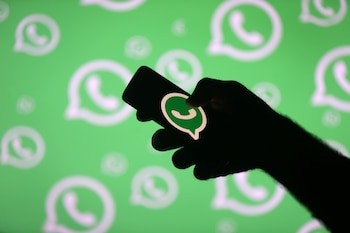 La estafa que se esconde tras una letra: el engaño de WhatsApp que suplanta dominios con caracteres invisibles al ojo humano