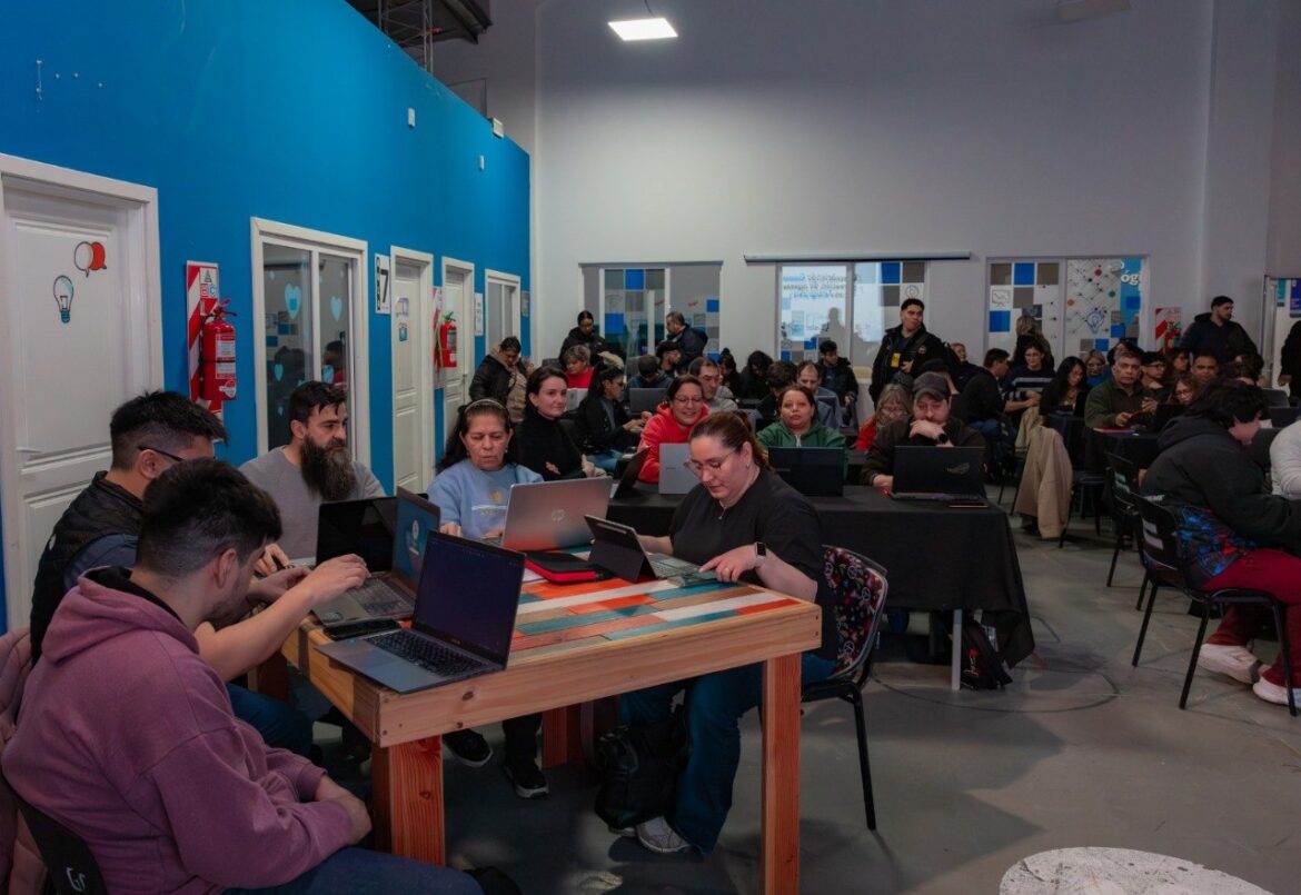 EL MUNICIPIO REALIZÓ EL TALLER “DESCUBRIENDO GEMINI Y CREACIÓN DE AGENTES CON ANTIGRAVITY”