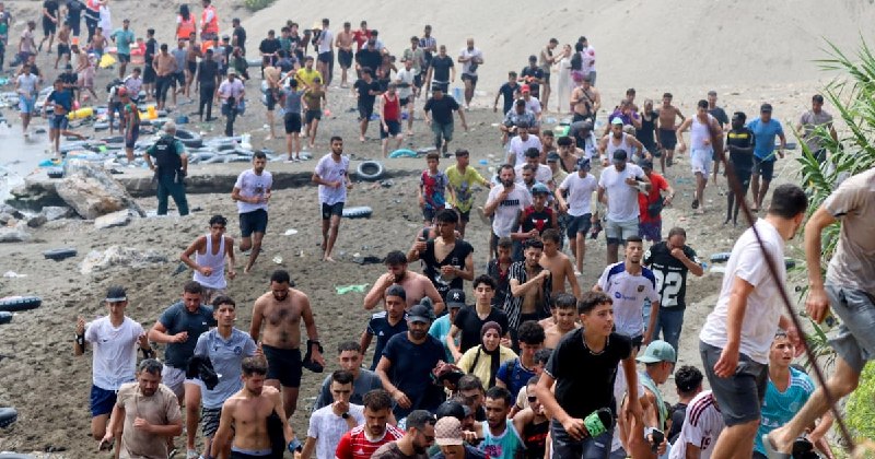 Éxodo Masivo hacia Ceuta: Miles de Irruptores Desbordan la Valla y Sumen al Enclave en una Crisis Humanitaria sin Precedentes