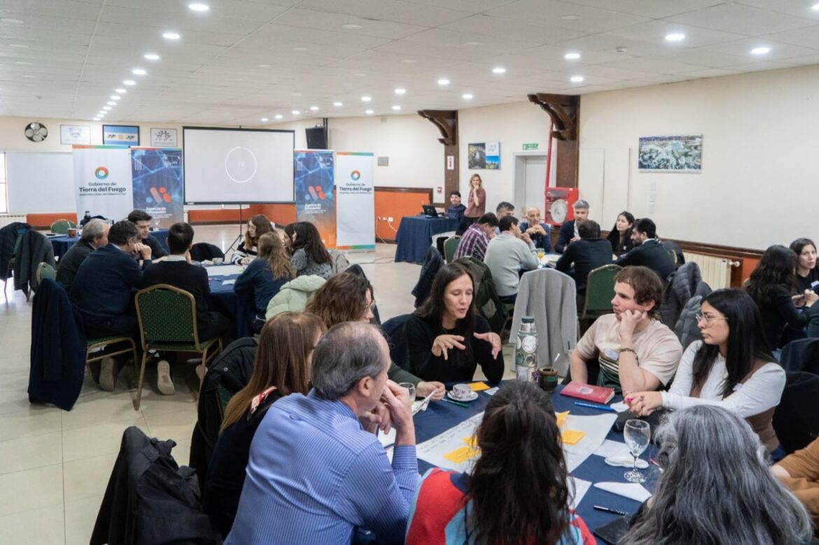 EL INSTITUTO FUEGUINO DE LA TRANSICIÓN ENERGÉTICA Y EL HIDRÓGENO REALIZÓ LA JORNADA «REDUCCIÓN DE LA HUELLA DE CARBONO»