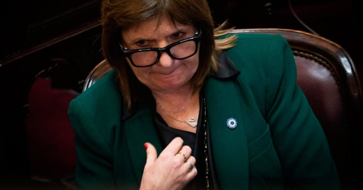 El trazo que desafió al poder: la justicia sobreseyó al joven artista plástico que permaneció tres días detenido por dibujar a Patricia Bullrich