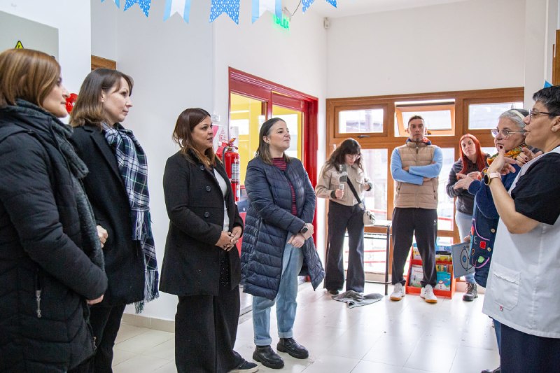 EL GOBIERNO ACOMPAÑÓ LA ENTREGA DE NUEVA CARTELERÍA CON EL SÍMBOLO INTERNACIONAL DE ACCESIBILIDAD