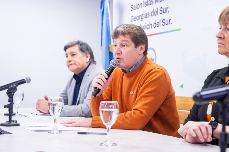 “LAS MEDIDAS DE HOY SON REALES, CONCRETAS Y VIABLES PARA MITIGAR EL ENDEUDAMIENTO QUE HA CONSUMIDO EL SALARIO DE LAS FAMILIAS”