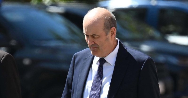 Grietas en el Palacio: el creciente aislamiento de Sturzenegger enciende alarmas en el Gabinete y pone a prueba la lealtad de Milei