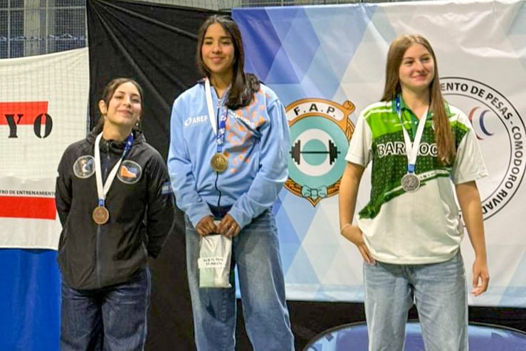 KIARA PINO FUE CONVOCADA AL CAMPUS NACIONAL SUB 15 DE LEVANTAMIENTO OLÍMPICO EN EL CENARD