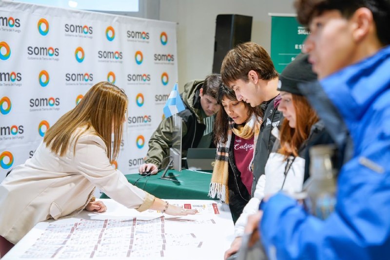 LA EXPO CARRERAS Y OFICIOS CONTINÚA ACERCANDO LA OFERTA FORMATIVA A LAS JUVENTUDES FUEGUINAS