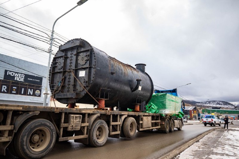 LA MUNICIPALIDAD DE USHUAIA CONTINÚA ACOMPAÑANDO EL OPERATIVO DE TRASLADO DE LA NUEVA USINA CON DISPOSITIVOS DE SEGURIDAD VIAL