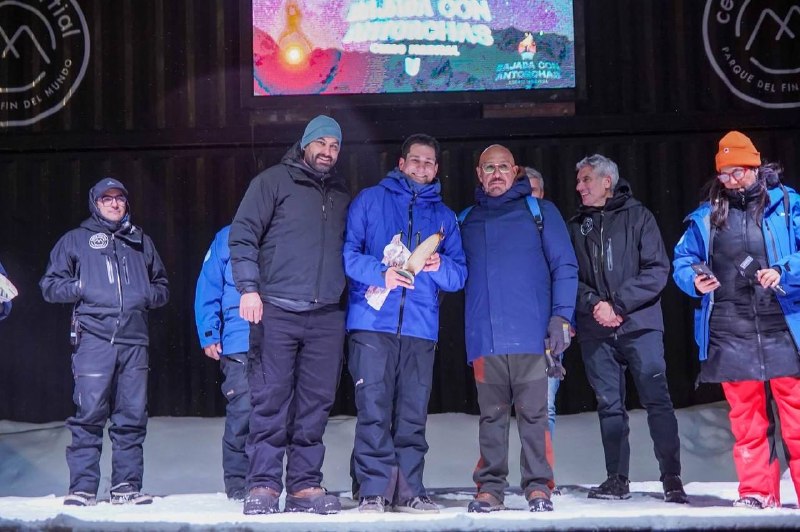 Tolhuin participó por primera vez de la tradicional Bajada con Antorchas del Glaciar Martial