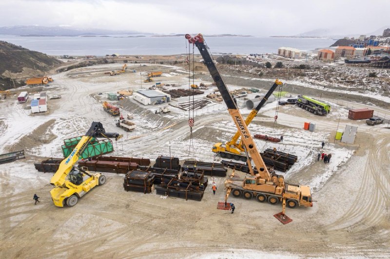 YA FUERON DESCARGADAS MÁS DE 4.500 TONELADAS DE EQUIPAMIENTO PARA LA NUEVA USINA DE USHUAIA