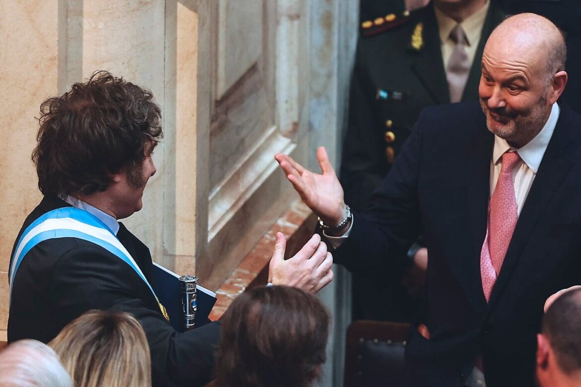 El “Coloso” se estrelló contra el gabinete: la grieta interna que encarna la crisis del modelo libertario