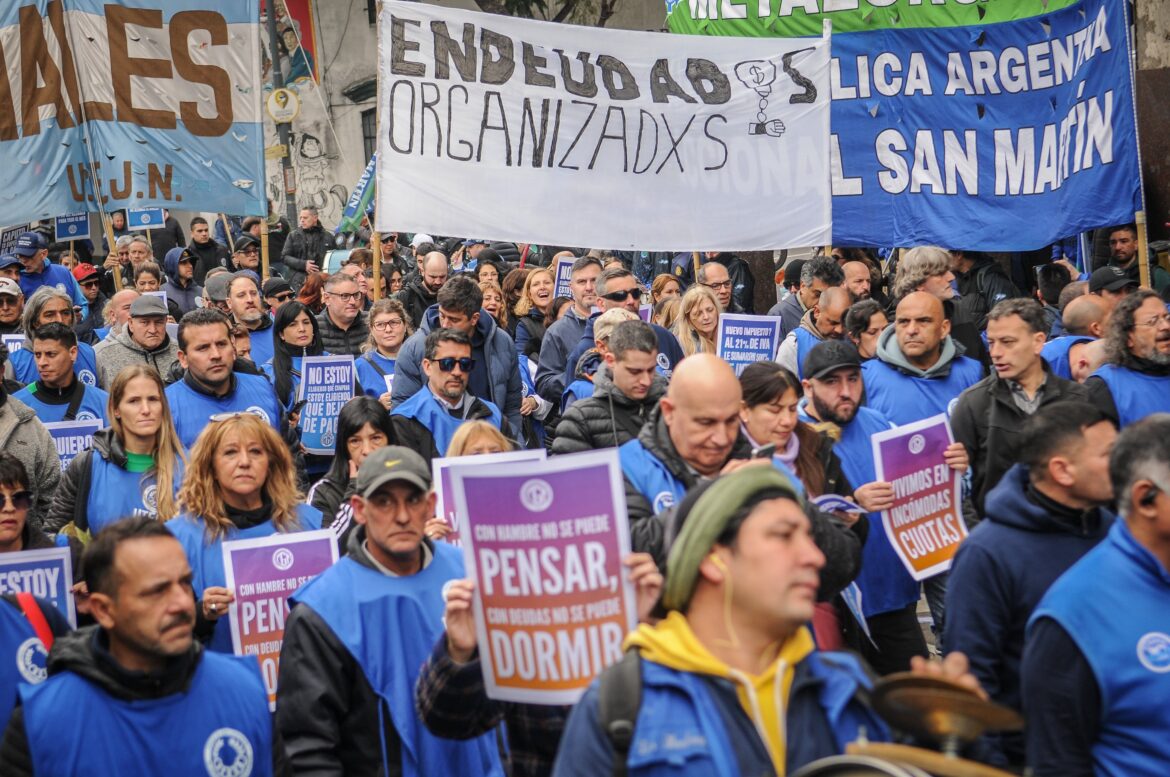 El peso de la deuda: 20 millones de argentinos bajo la sombra del ajuste y la usura financiera