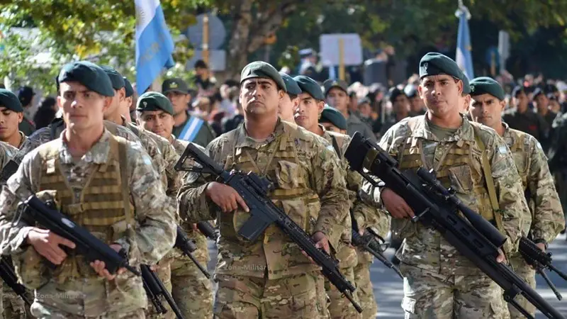 El Gobierno oficializa un nuevo esquema de recomposición salarial para las Fuerzas Armadas y de Seguridad con vigencia desde septiembre