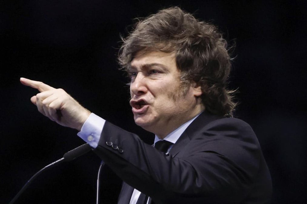 El declive silencioso: la «fatiga digital» erosiona el trono virtual de Javier Milei