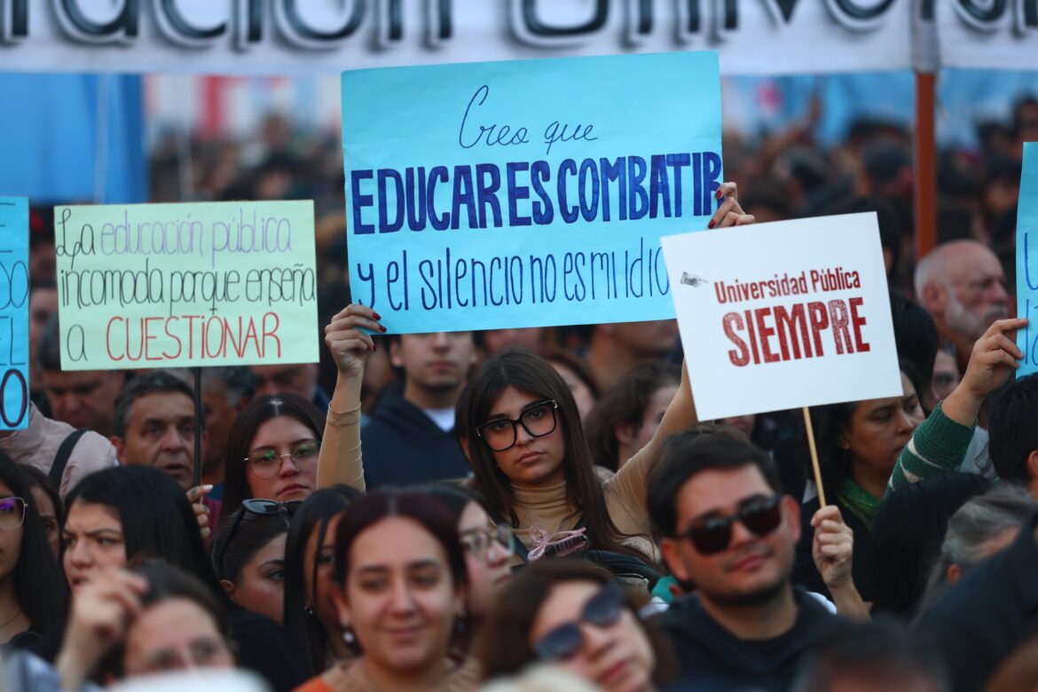A 300 DÍAS DEL VETO, EL MALESTAR CRECE EN LAS AULAS: DOCENTES UNIVERSITARIOS INICIAN UNA SEMANA DE PARO NACIONAL