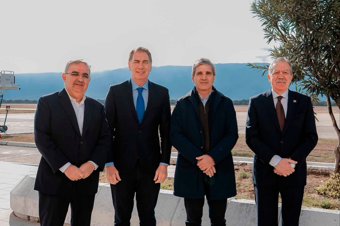 La Estrategia de la Rosada: Santilli y Caputo Tejen Alianzas en el Interior para Desarticular las PASO