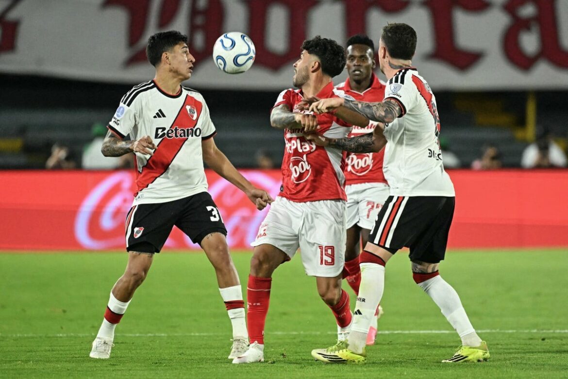 River Plate amarra un empate sin goles en Bogotá y define su suerte en el Monumental
