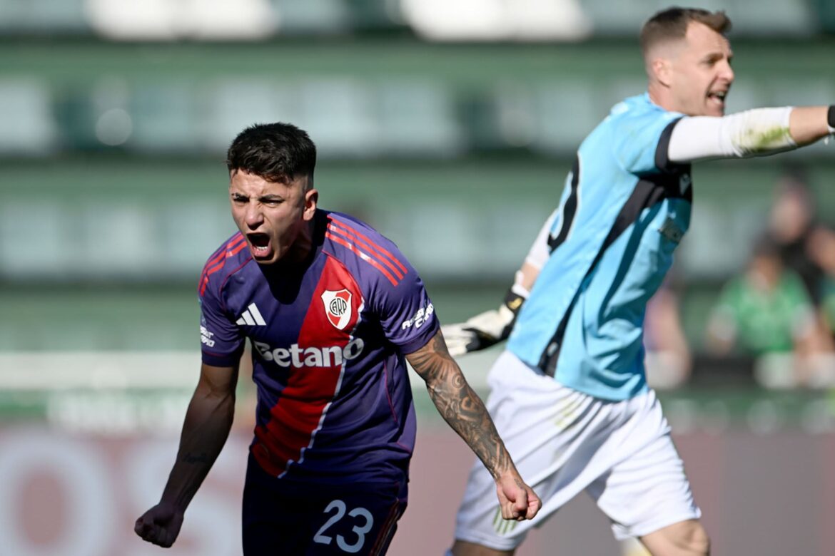 River despierta entre destellos y deudas: triunfo agridulce en el estreno de Ponzio