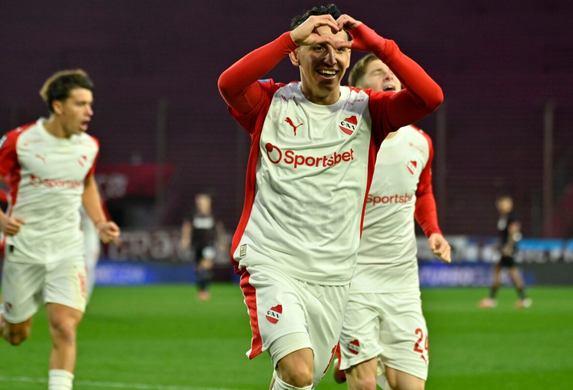 El Rojo resurge de sus cenizas en el Sur: victoria clave ante Lanús que cierra una semana negra y abre la era Viera con optimismo