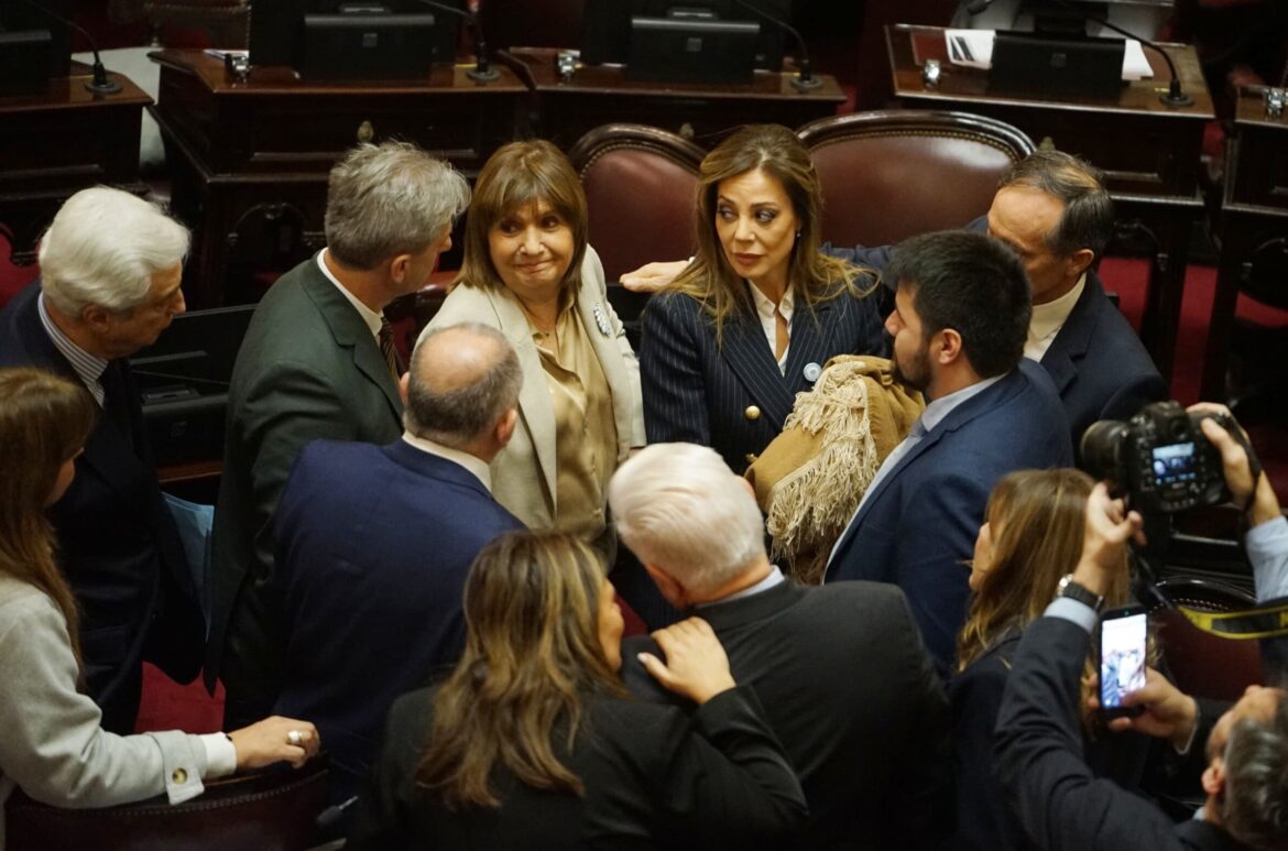 La presión social obligó al Gobierno a retirar el capítulo sobre la venta de tierras a extranjeros y sufrió una dura derrota política en el Senado