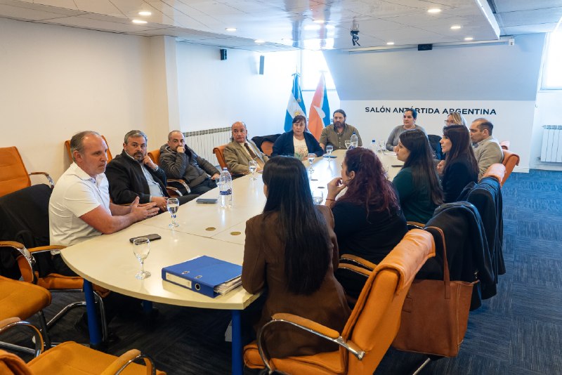 OSEF Y AUTORIDADES DE TOLHUIN AVANZAN EN UN ACUERDO PARA REGULARIZAR LA DEUDA Y PROYECTAN NUEVA NUEVA SEDE