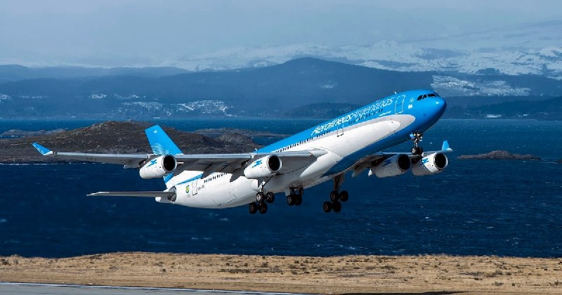 Un fallo en Washington abre la puerta a que un fondo buitre avance sobre bienes argentinos por la estatización de Aerolíneas