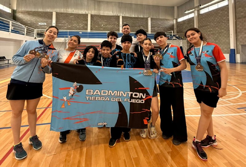 DESTACADA PARTICIPACIÓN FUEGUINA EN EL TORNEO REGIONAL DE BÁDMINTON