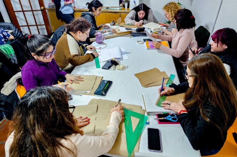 EL GOBIERNO DE LA PROVINCIA PONE EN MARCHA EL PROGRAMA COSIENDO VÍNCULOS