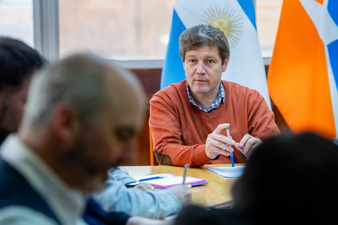 EL GOBIERNO DECRETÓ LA EMERGENCIA SALARIAL DOCENTE COMO PARTE DEL COMPROMISO ASUMIDO EN EL ACUERDO CON EL SECTOR