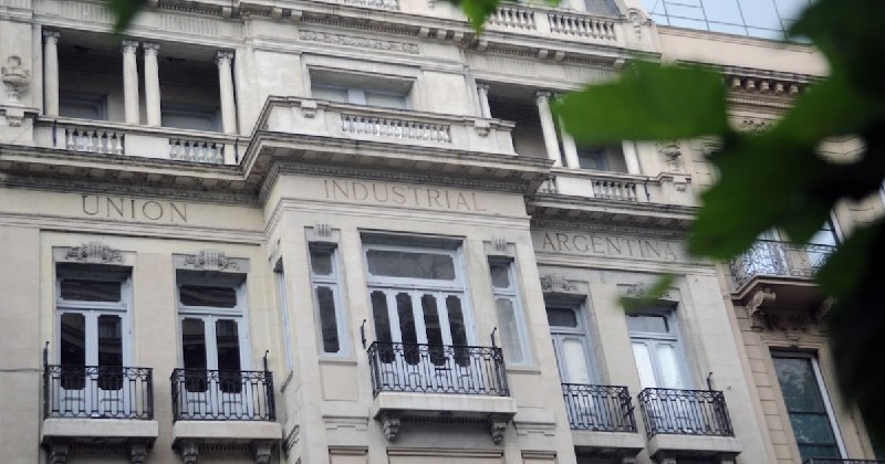 La UIA enciende alarmas: admite que Milei podría perder las elecciones y denuncia un clima de incertidumbre total