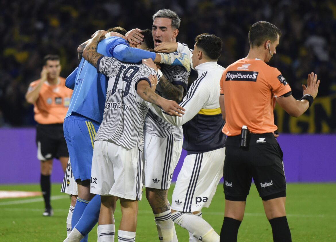 Boca vuelve a ser letal desde los doce pasos y elimina a Vélez en una noche de infartos