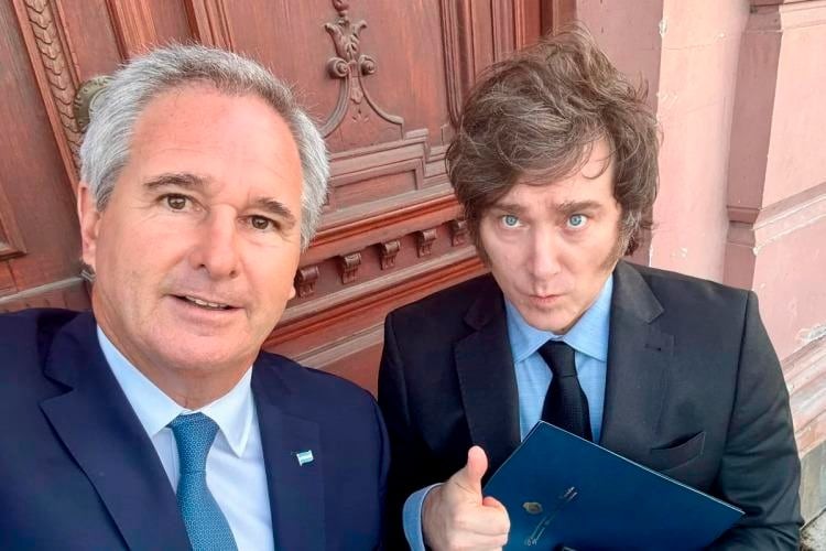 El tablero de la diplomacia argentina: entre la condecoración a Israel y el fantasma de una doctrina que erosiona la causa Malvinas