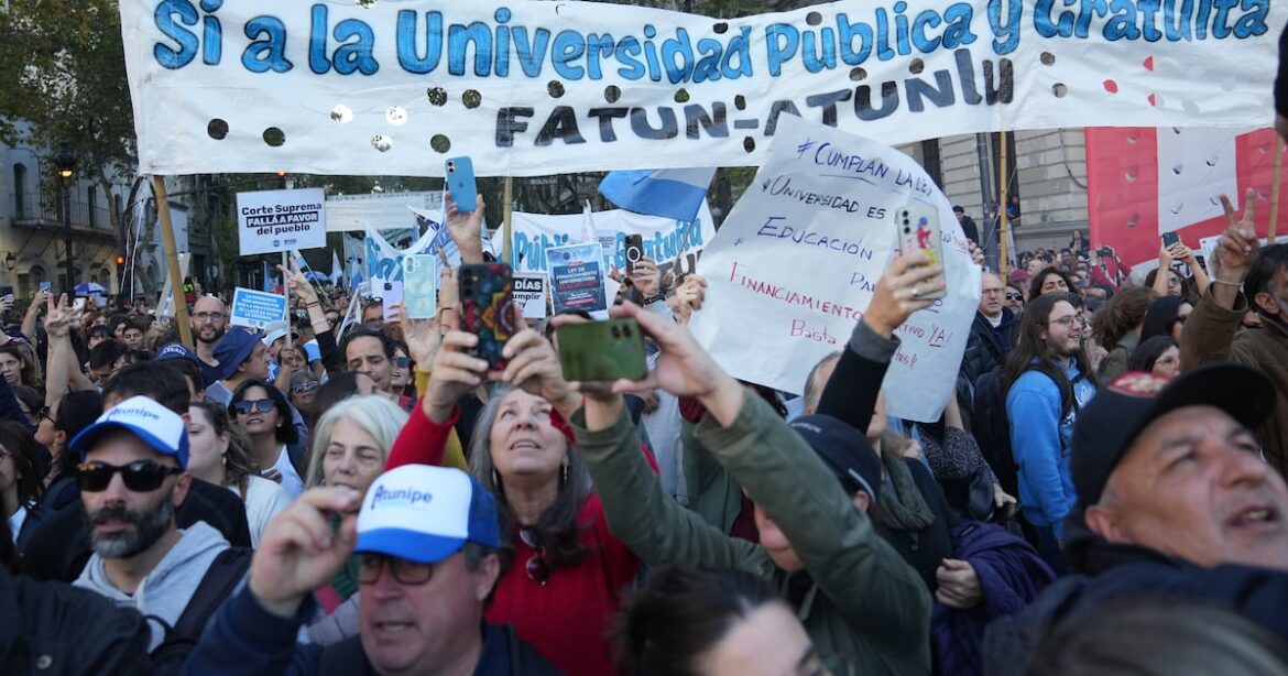 La Justicia apremia al Gobierno a cumplir con la Ley de Financiamiento Educativo mientras crece la desconfianza en el sector universitario