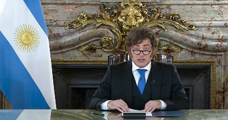 El salto al vacío patriótico: Milei y la épica de la última hora