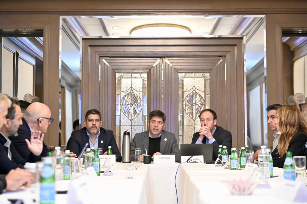 Kicillof fortalece lazos financieros y políticos en Nueva York mientras proyecta una alternativa electoral