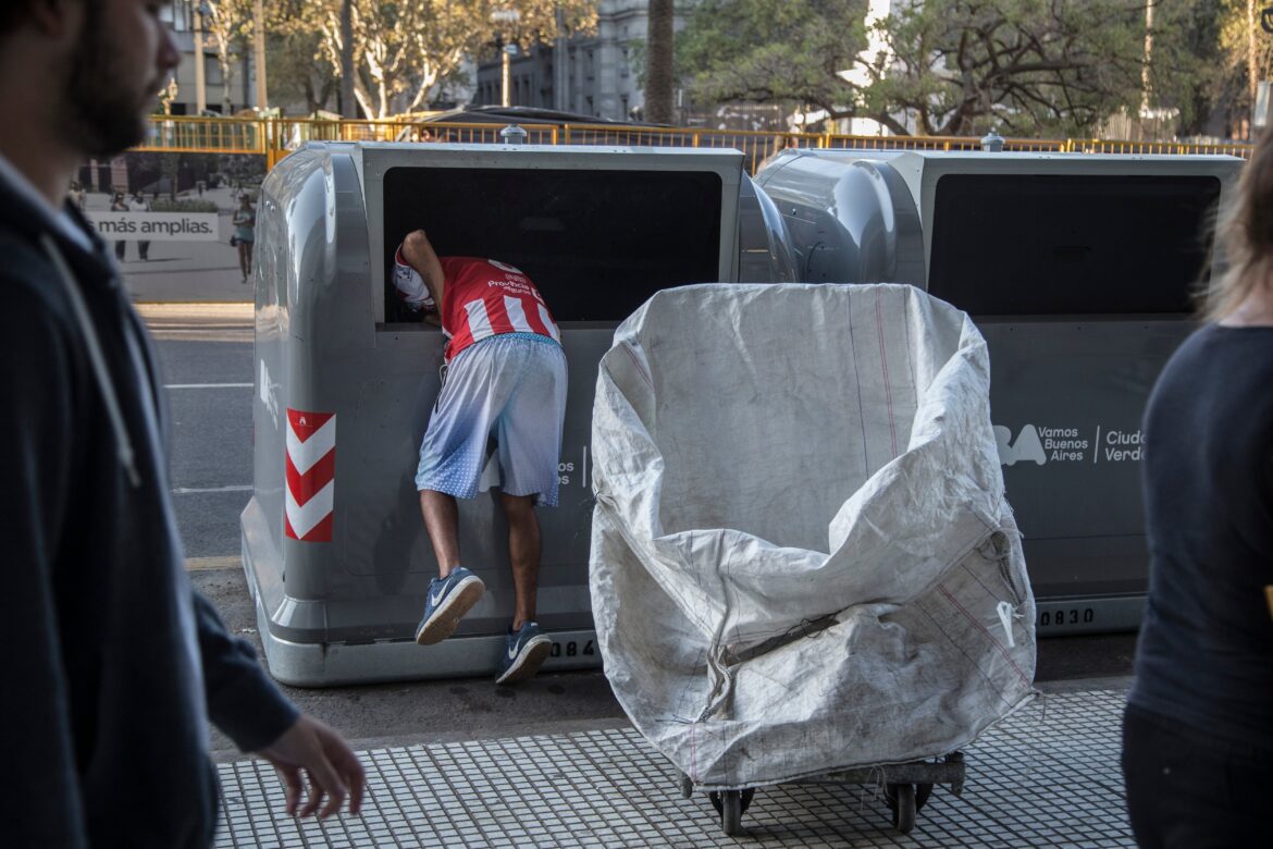 El giro patriótico de Milei: soberanía en Malvinas como cortina de humo ante el colapso industrial y social