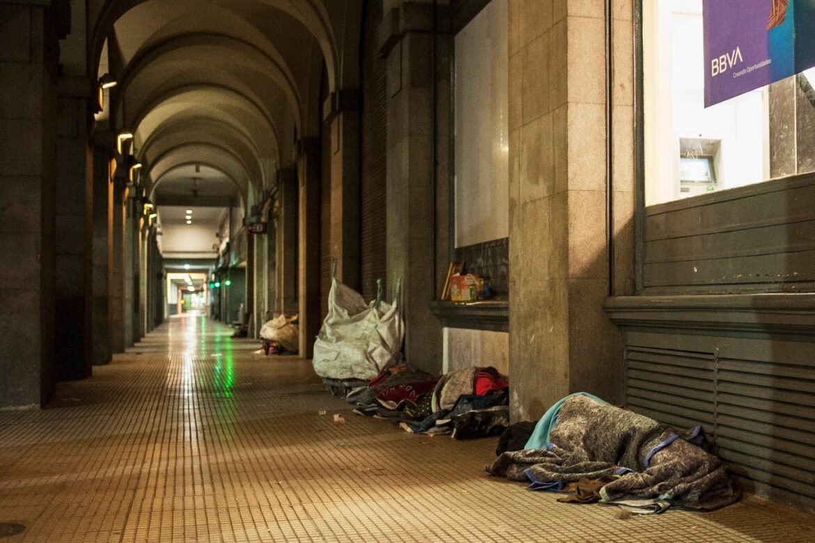 La pobreza rompió la tendencia descendente y volvió a crecer: alcanza a unos 15 millones de personas