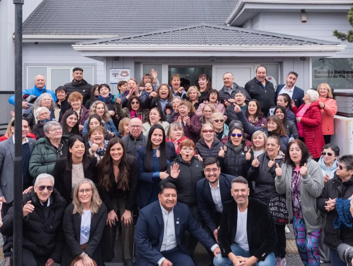 “Institucionalizar el Centro Municipal Papa Francisco es garantizar una política que acompañe a las personas mayores para siempre”