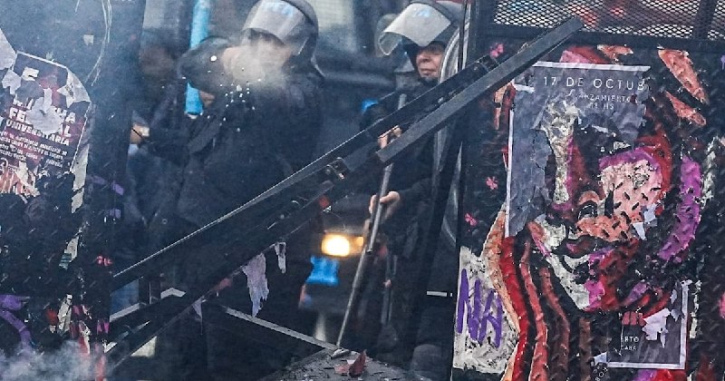 Brutal operativo represivo en los alrededores del Congreso dejó cientos de lesionados y varios arrestados