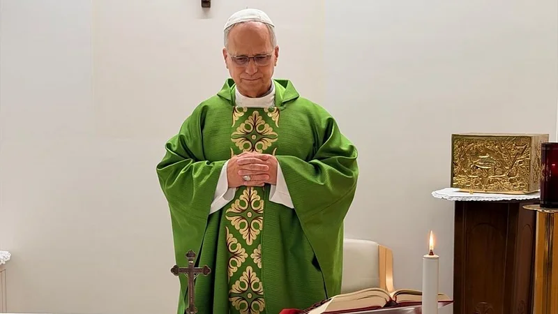 El papa León XIV celebra misa en el Gemelli y el Vaticano confirma una evolución favorable tras su cirugía pulmonar