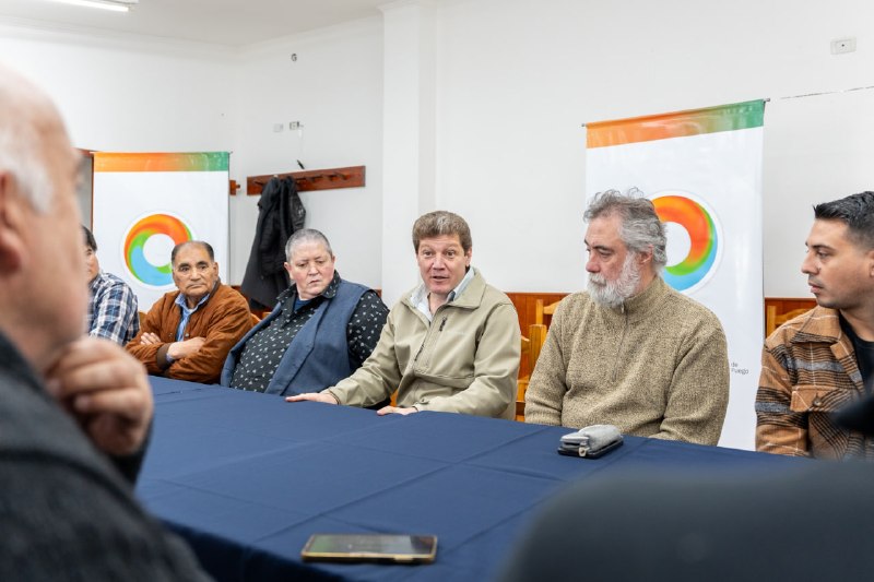 EL GOBERNADOR MELELLA SE REUNIÓ CON TAXISTAS Y REMISEROS DE RÍO GRANDE PARA ANALIZAR HERRAMIENTAS DE ACOMPAÑAMIENTO