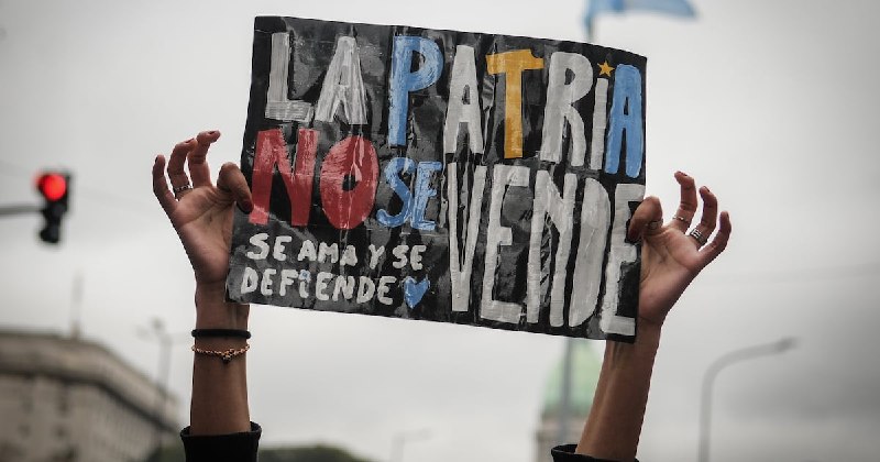 Una marea de reclamos converge en el Congreso: universidades, discapacidad, endeudados y tierras se unen contra el DNU 70/2023
