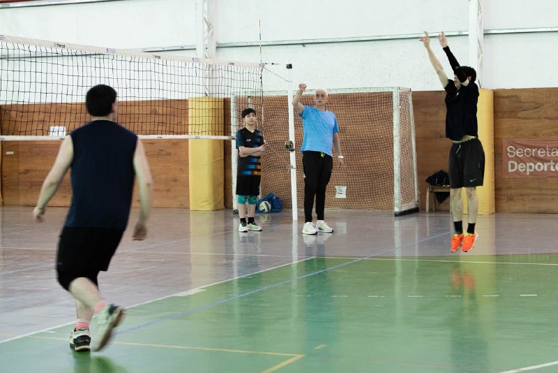 EL VÓLEY FUEGUINO CONTINÚA FORTALECIENDO LA FORMACIÓN DE SUS ENTRENADORES