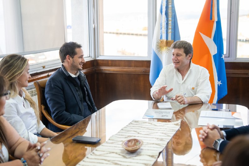 EL GOBERNADOR MELELLA FIRMÓ CON EL FAMP EL ACUERDO PARA INCREMENTAR LA CAPACIDAD DE PRODUCCIÓN DE AGUA POTABLE DE USHUAIA