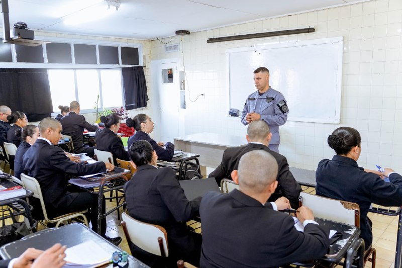 EL SERVICIO PENITENCIARIO FUEGUINO ABRIÓ LA PREINSCRIPCIÓN PARA LAS CARRERAS DE OFICIALES Y SUBOFICIALES