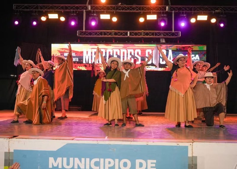 EL ARTE DEL MOVIMIENTO HIZO VIBRAR A RÍO GRANDE CON MÁS DE 2.600 BAILARINES EN ESCENA