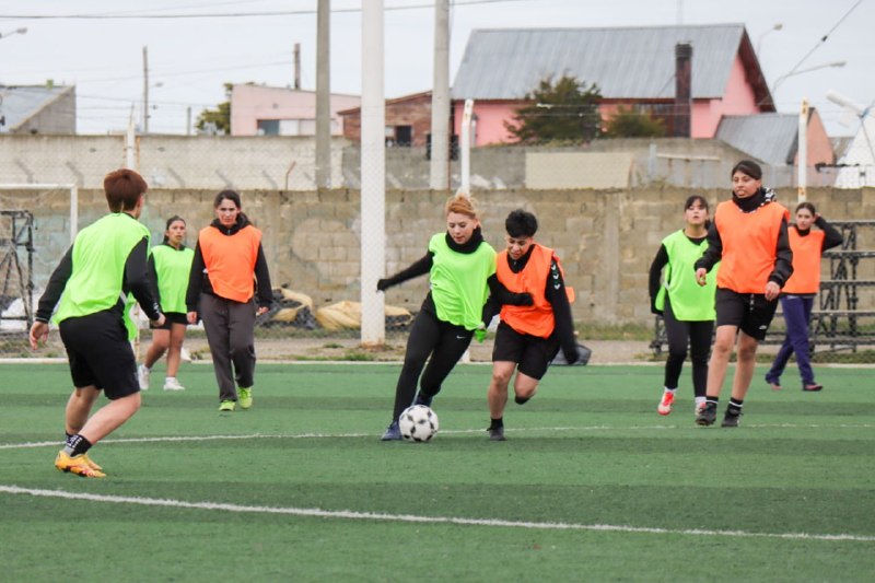EL PRESELECCIONADO FEMENINO DE FÚTBOL CONTINÚA SU PREPARACIÓN PARA LOS JUEGOS DE LA ARAUCANÍA