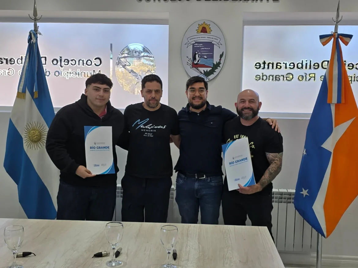 Bogado reconoció a los powerlifters Tomàs y Martínez por sus logros internacionales