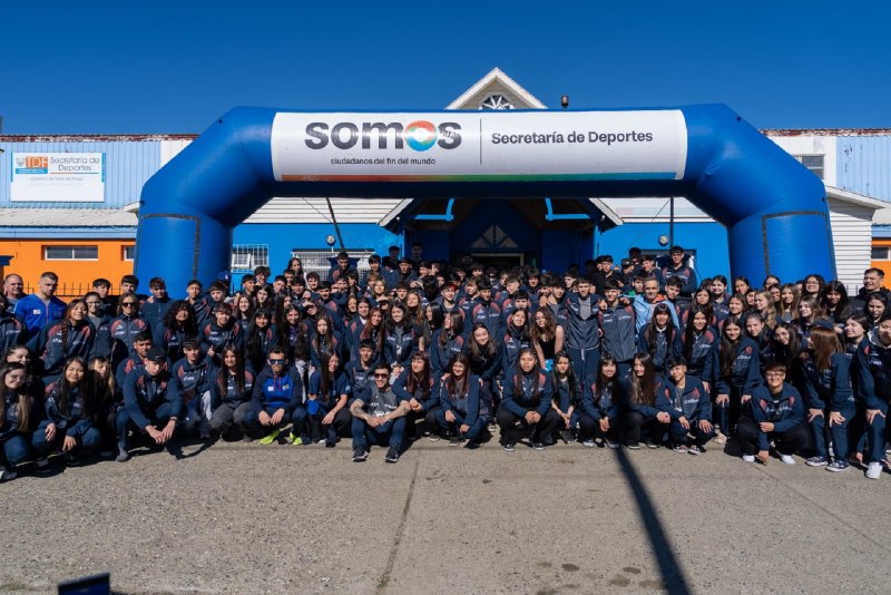 LA DELEGACIÓN FUEGUINA INTEGRADA POR 220 PERSONAS PARTIÓ RUMBO A LOS JUEGOS BINACIONALES DE LA ARAUCANÍA 2026